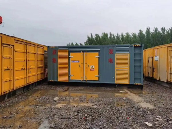 营山柴油发电机如何判断干式空气滤清器是否需要更换？