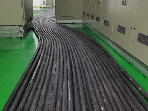 营山如何根据理论计算公式计算温度对特定电压测量结果的影响？